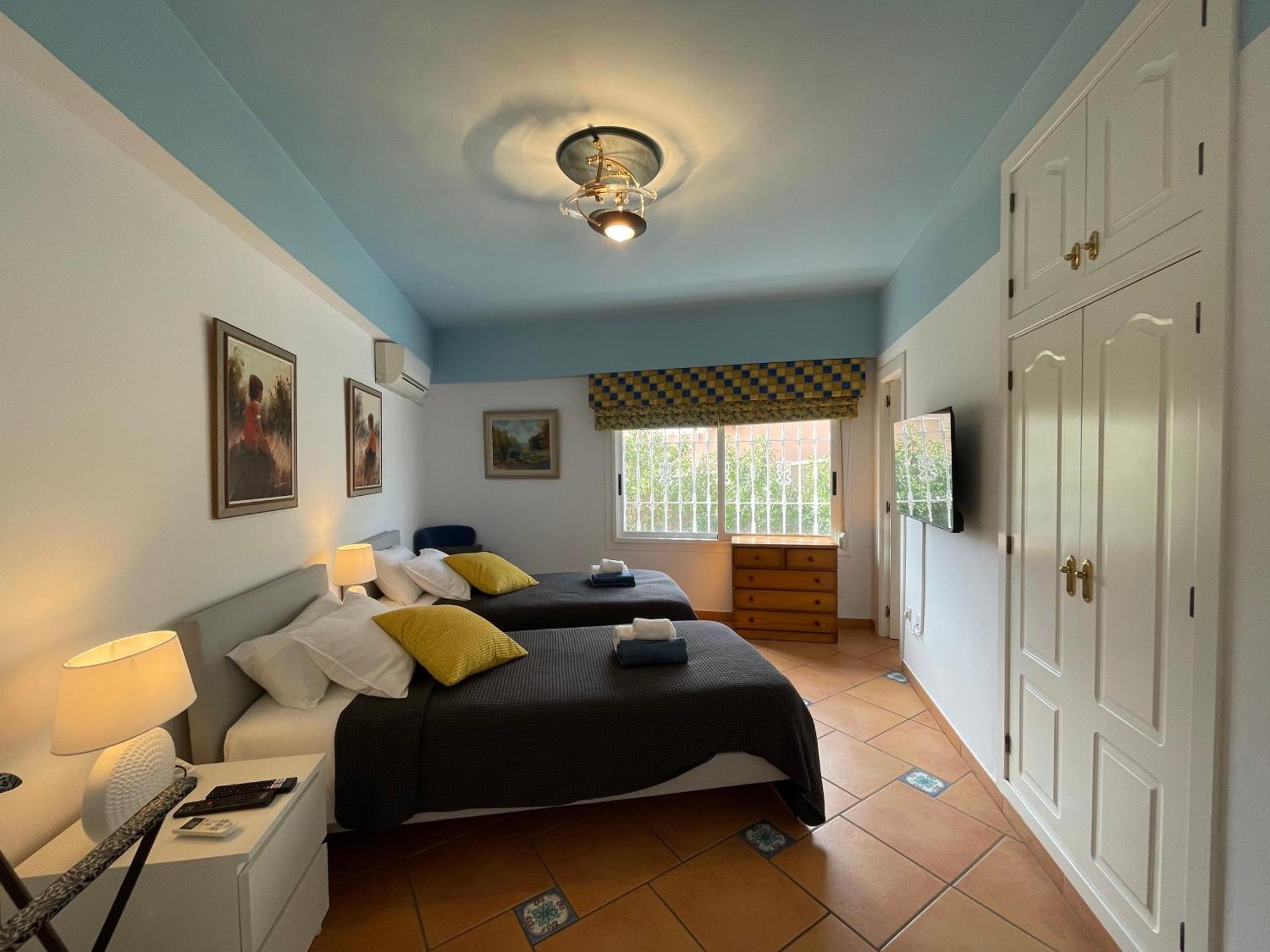 Anna'S Garden Bed & Breakfast Torrevieja Room photo
